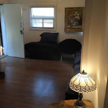 Awesome Cozy 1 Bedroom Coachhouse Toronto Eksteriør billede