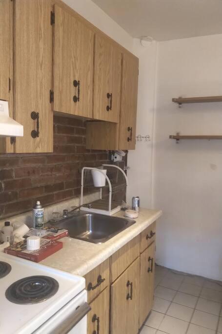 Awesome Cozy 1 Bedroom Coachhouse Toronto Eksteriør billede
