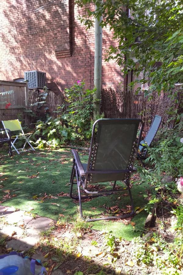 Awesome Cozy 1 Bedroom Coachhouse Toronto Eksteriør billede